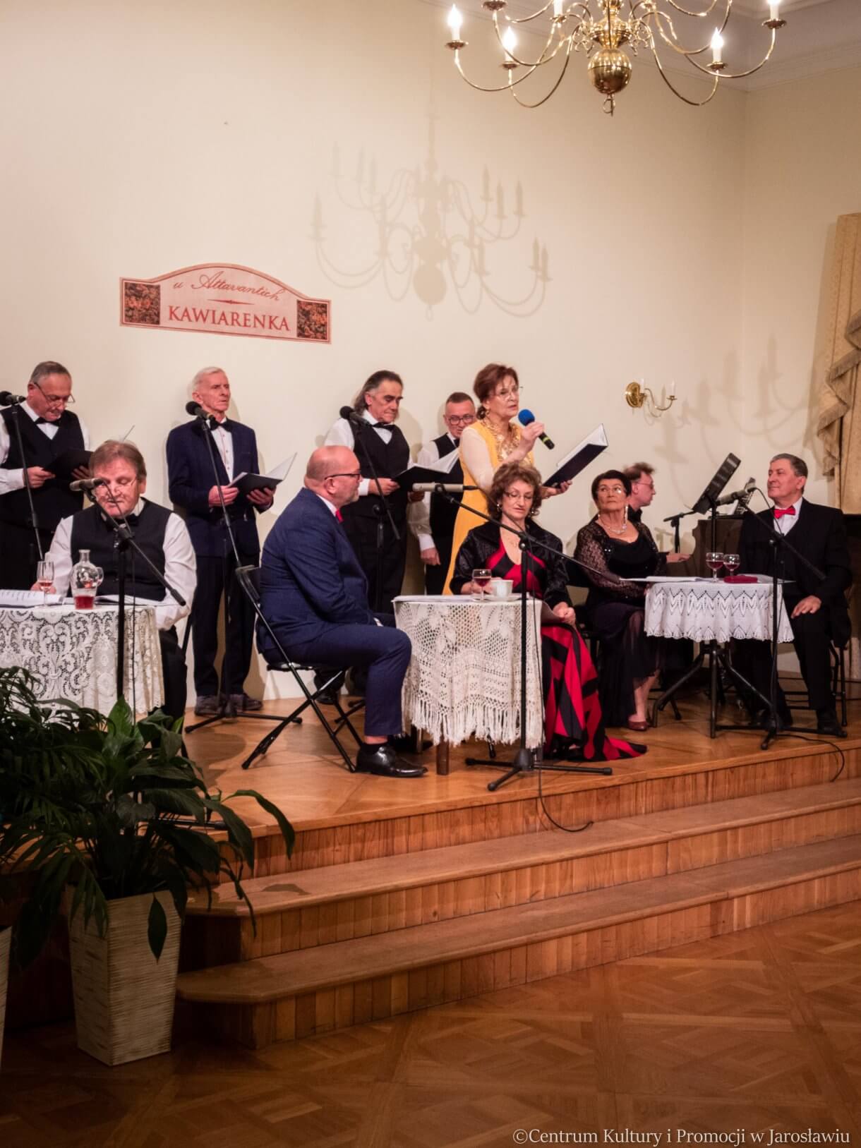 Zespół Piosenki Estradowej Sway na scenie