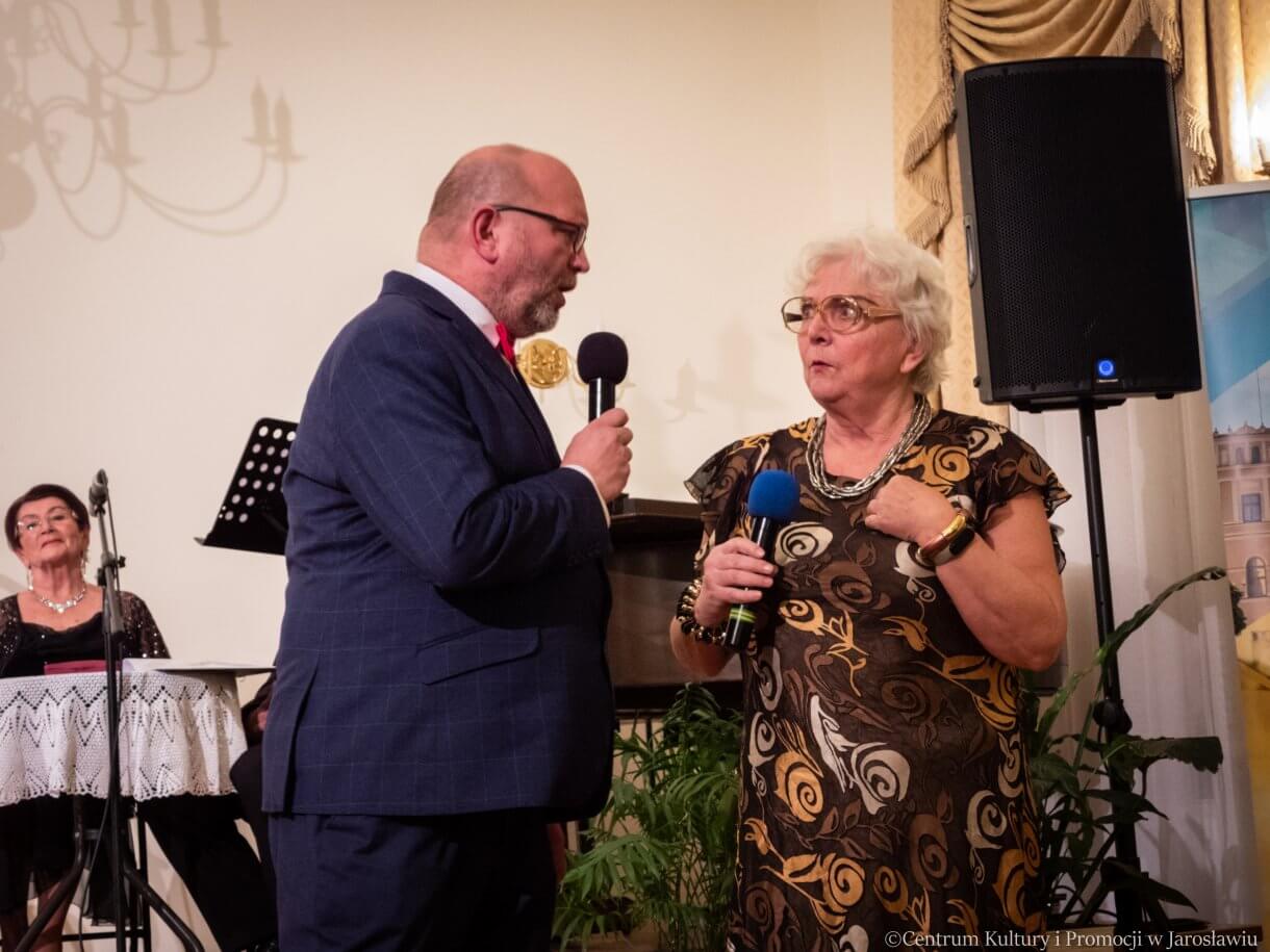 Zespół Piosenki Estradowej Sway na scenie