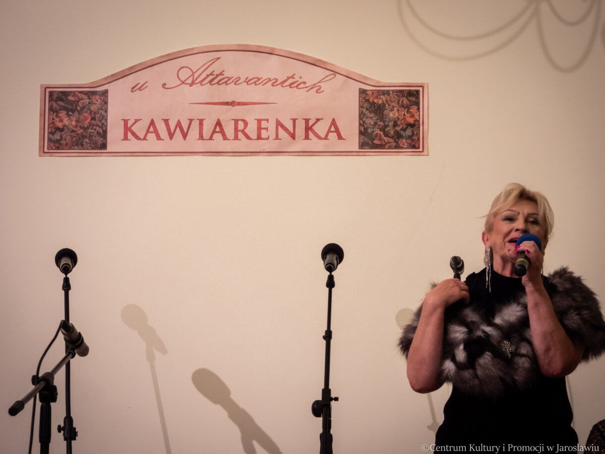 Zespół Piosenki Estradowej Sway na scenie