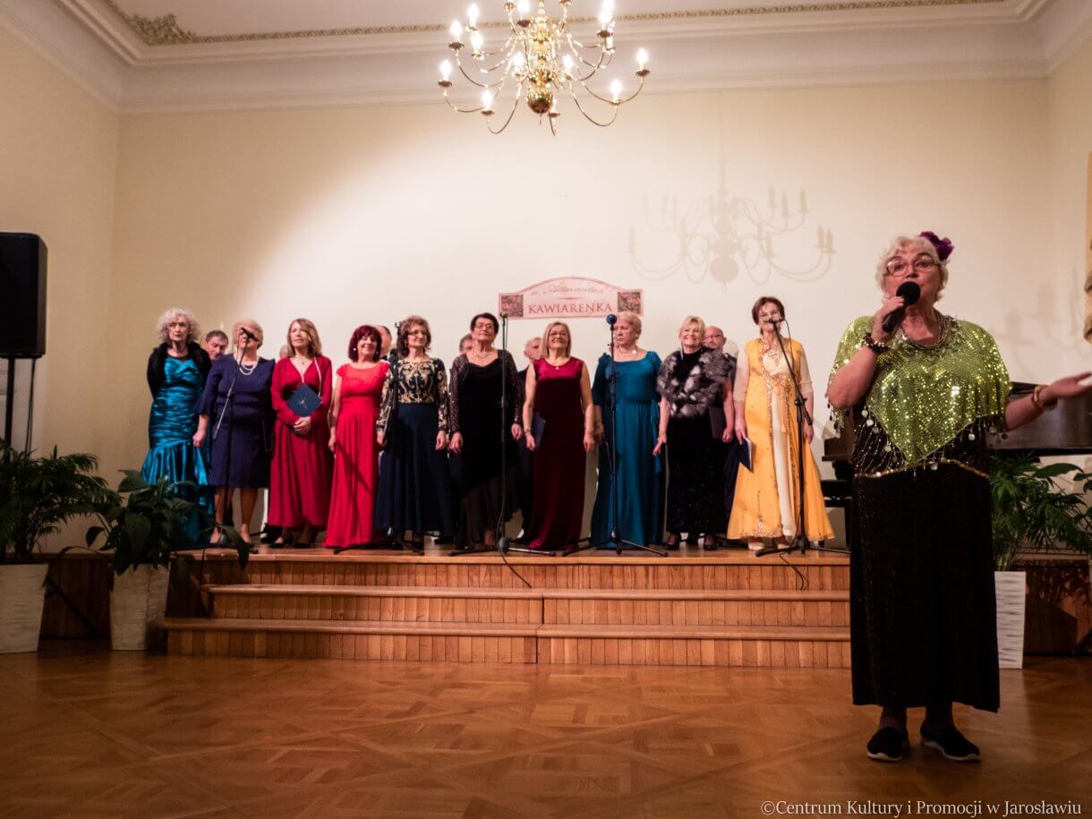 Zespół Piosenki Estradowej Sway na scenie