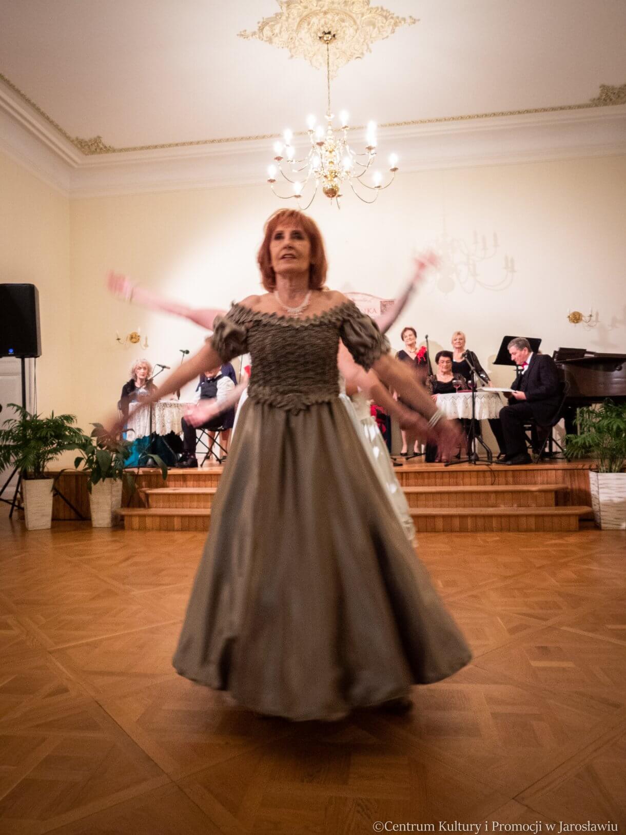 Zespół Tańca Towarzyskiego Balans podczas występu