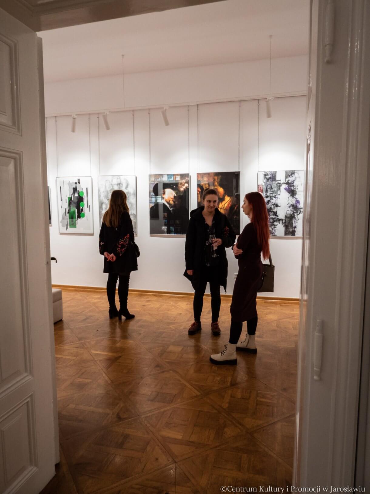 uczestnicy wernisażu