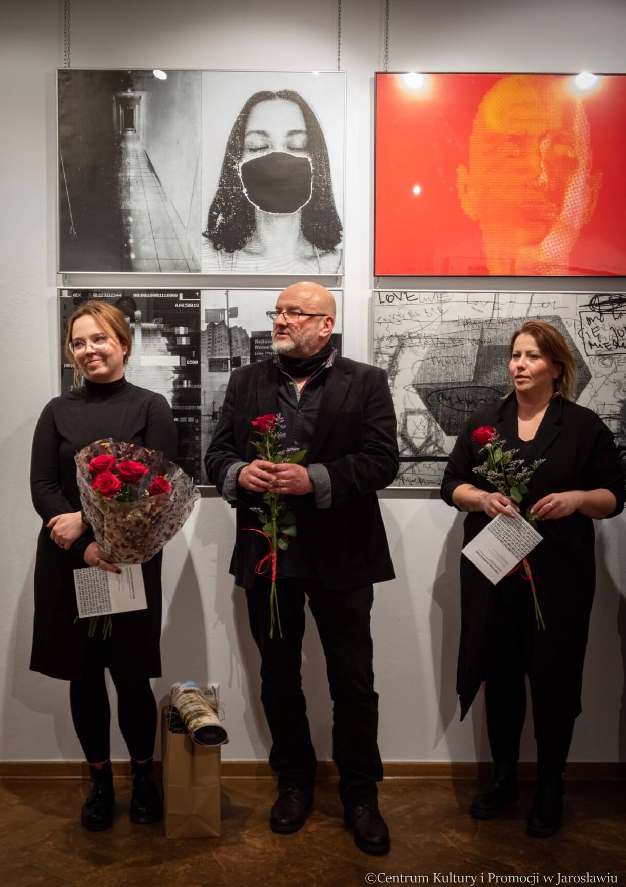 uczestnicy wernisażu