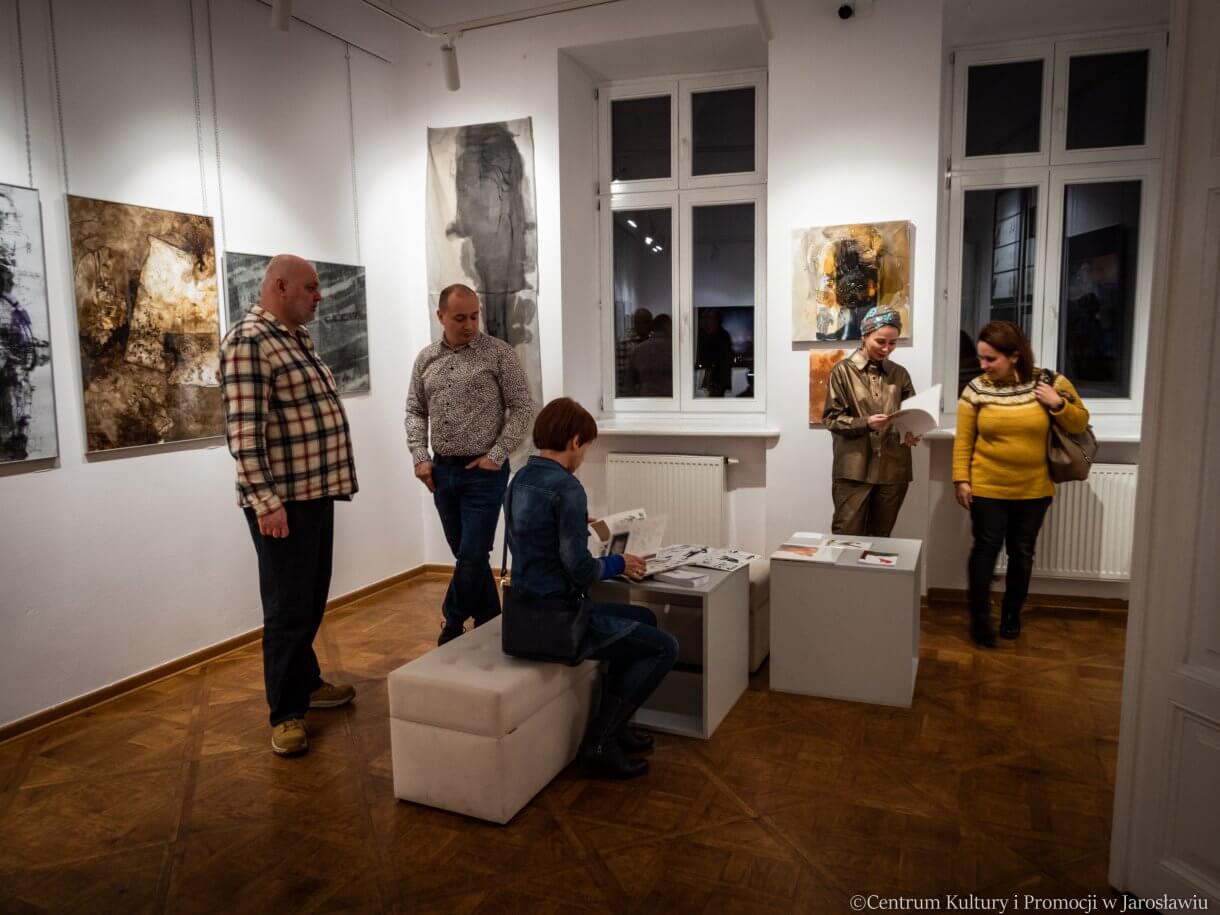 uczestnicy wernisażu