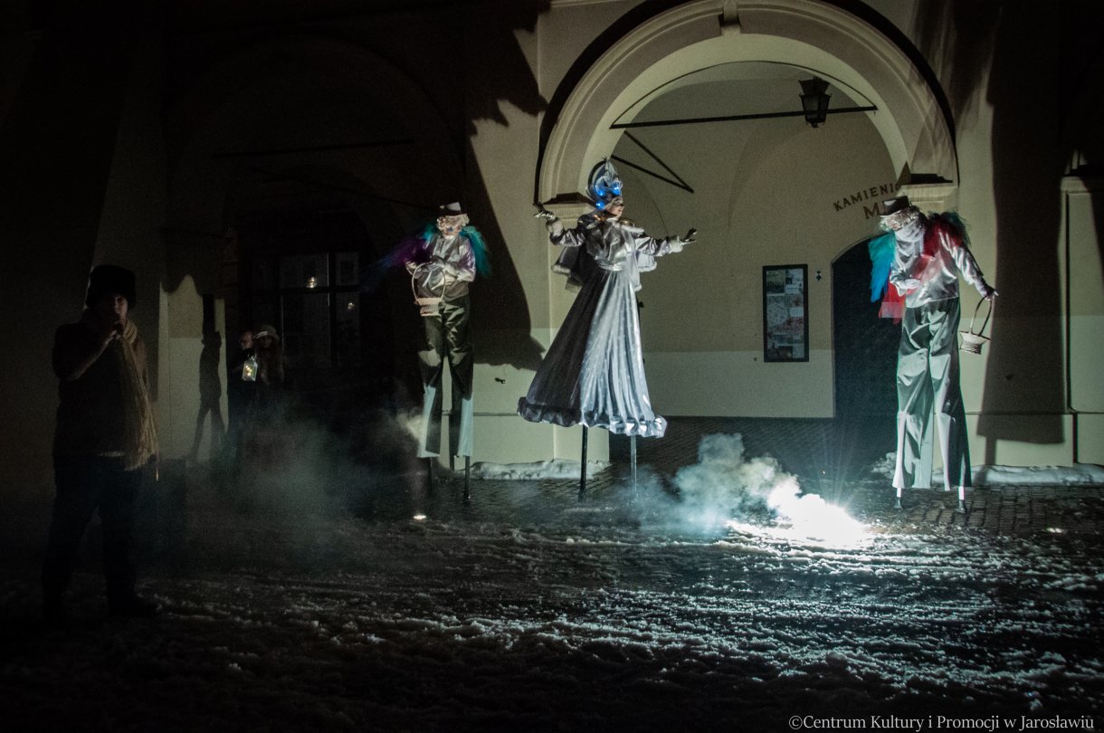 Królowa Lodu Krakowski Teatr Uliczny Scena Kalejdoskop
