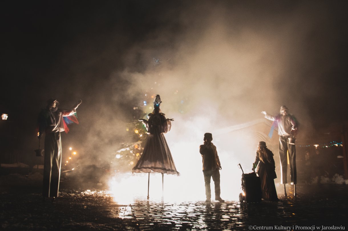 Królowa Lodu Krakowski Teatr Uliczny Scena Kalejdoskop