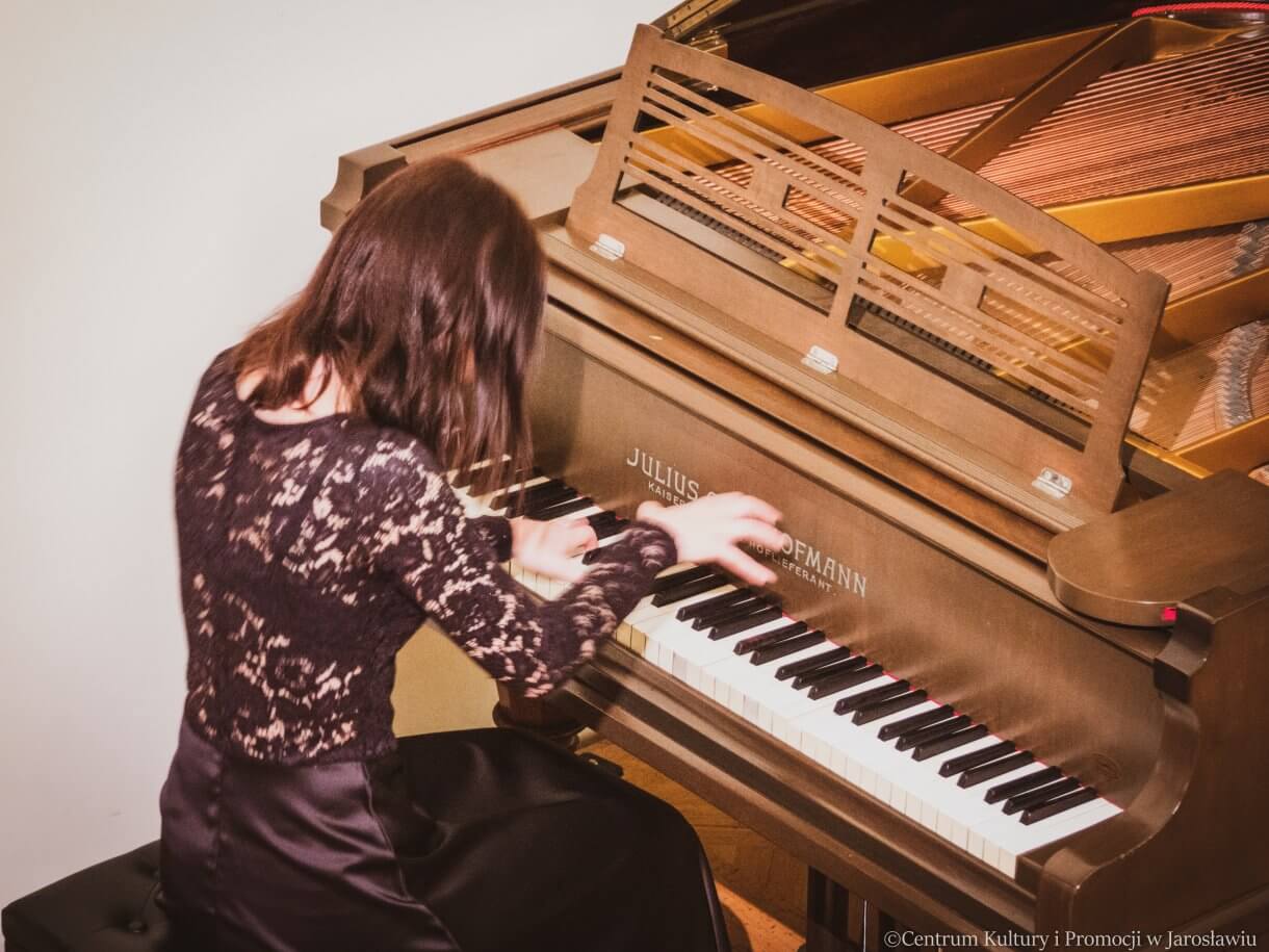 uczestnicy koncertu finałowego II Mistrzowskiego Kursu Wokalnego dr hab. Jolanty Jancik prof. UMFC