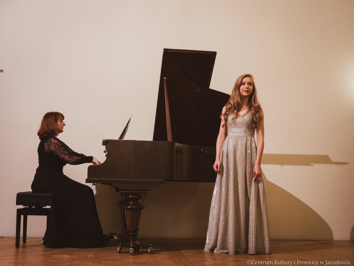 uczestnicy koncertu finałowego II Mistrzowskiego Kursu Wokalnego dr hab. Jolanty Jancik prof. UMFC