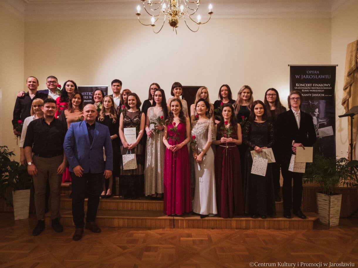 uczestnicy koncertu finałowego II Mistrzowskiego Kursu Wokalnego dr hab. Jolanty Jancik prof. UMFC