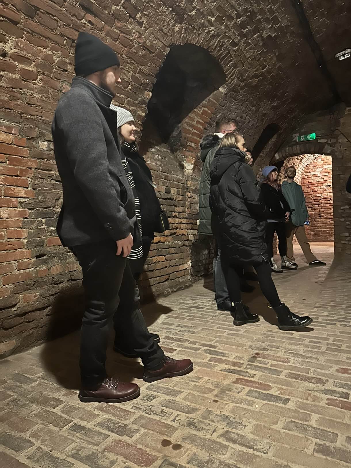 uczestnicy akcji Zakochani w podziemiach podczas zwiedzania