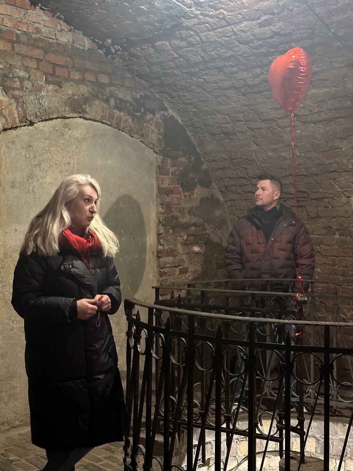 uczestnicy akcji Zakochani w podziemiach podczas zwiedzania