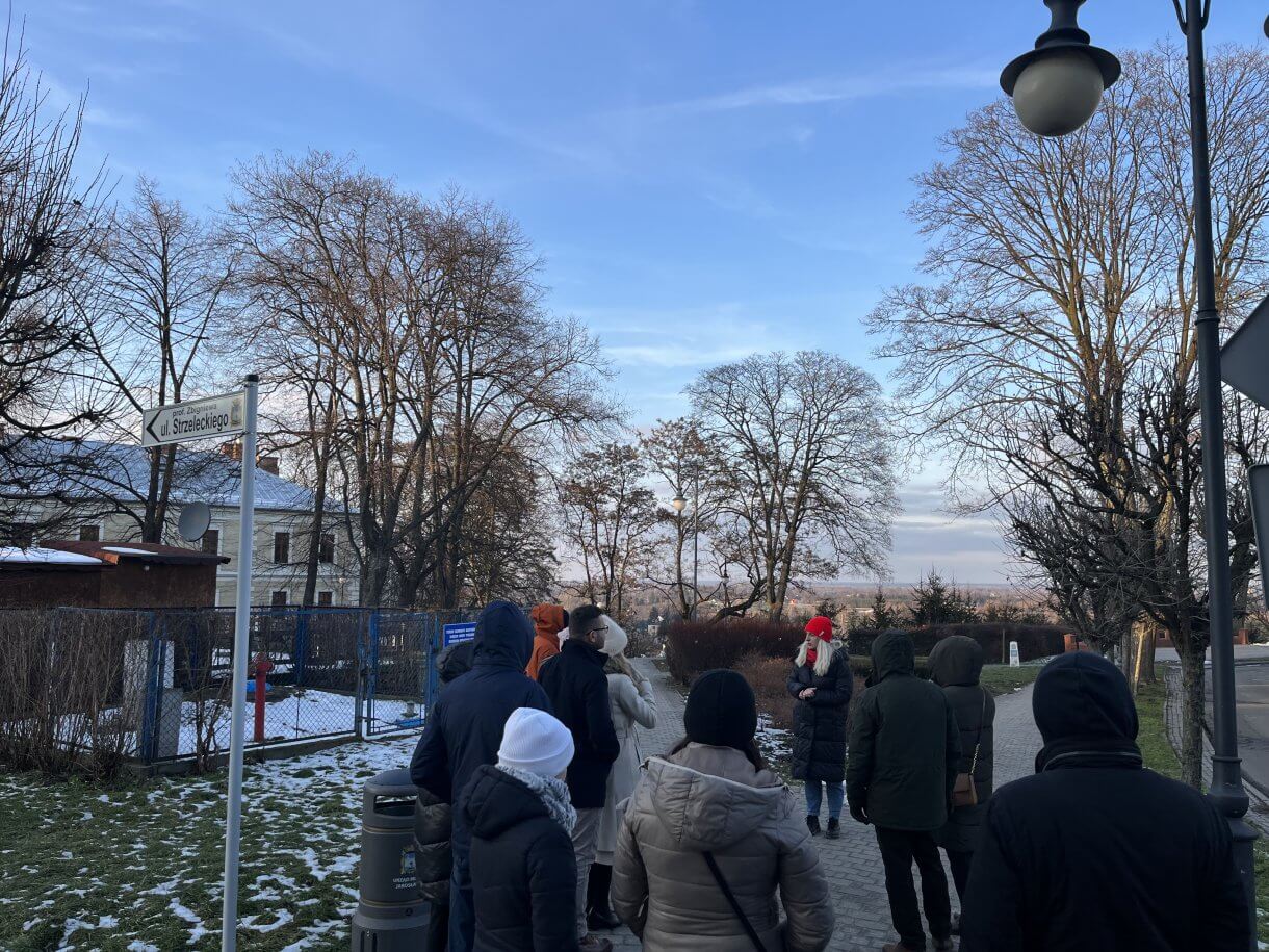 uczestnicy akcji Zakochani w podziemiach podczas zwiedzania