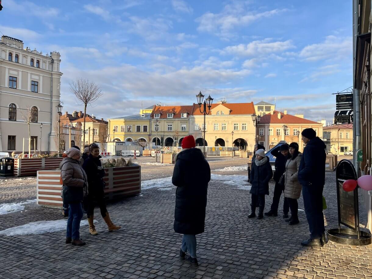 uczestnicy akcji Zakochani w podziemiach podczas zwiedzania