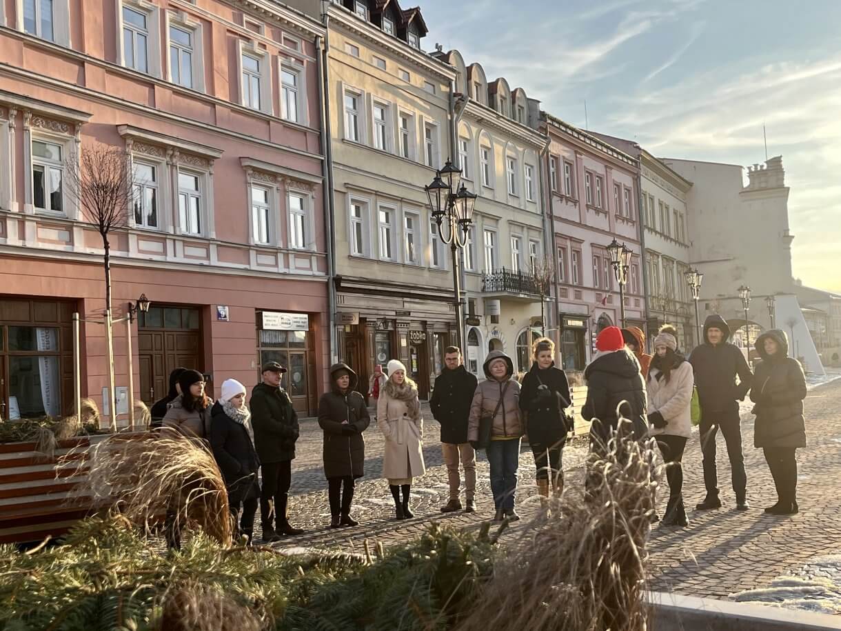 uczestnicy akcji Zakochani w podziemiach podczas zwiedzania
