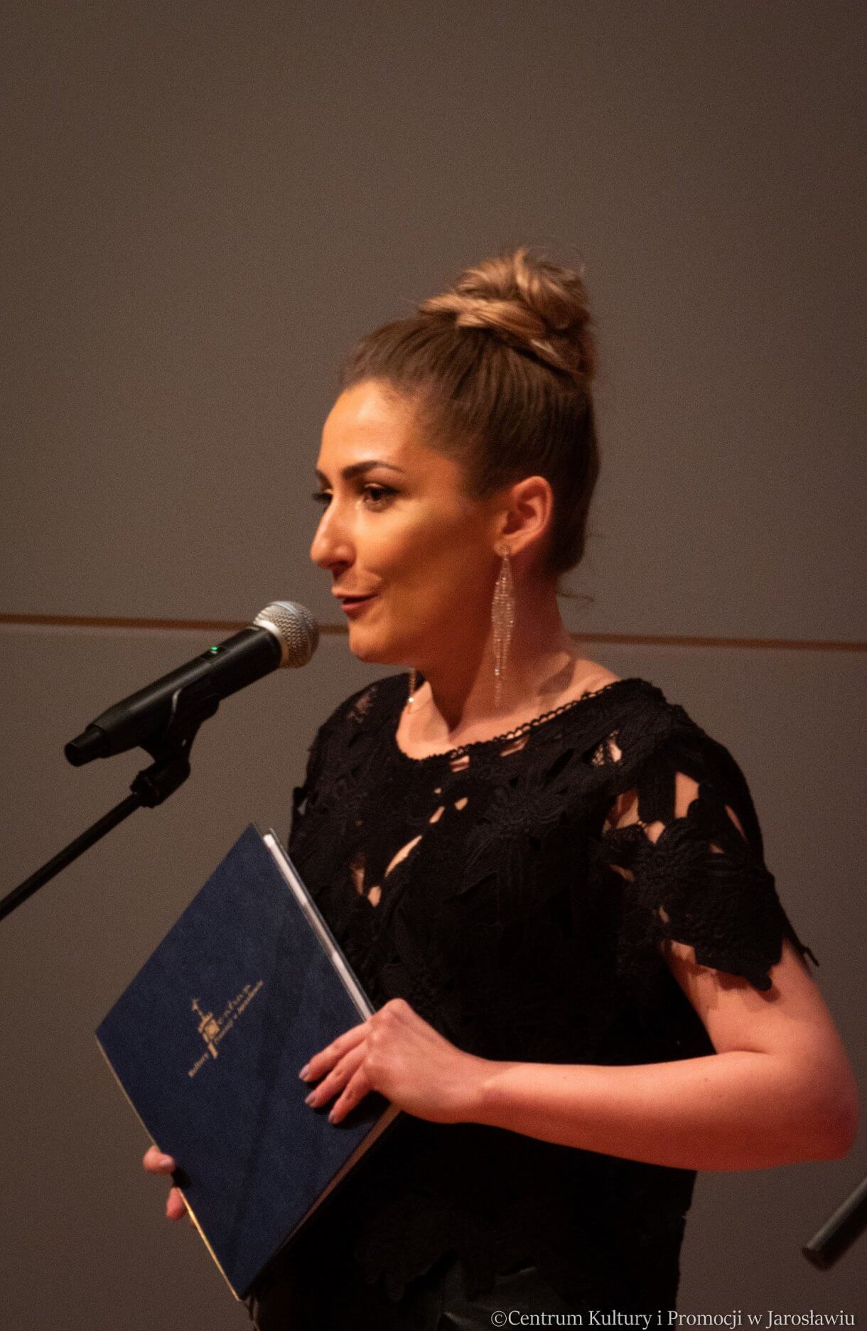 prowadząca koncert finałowy FMF im. Marii Turzańskiej