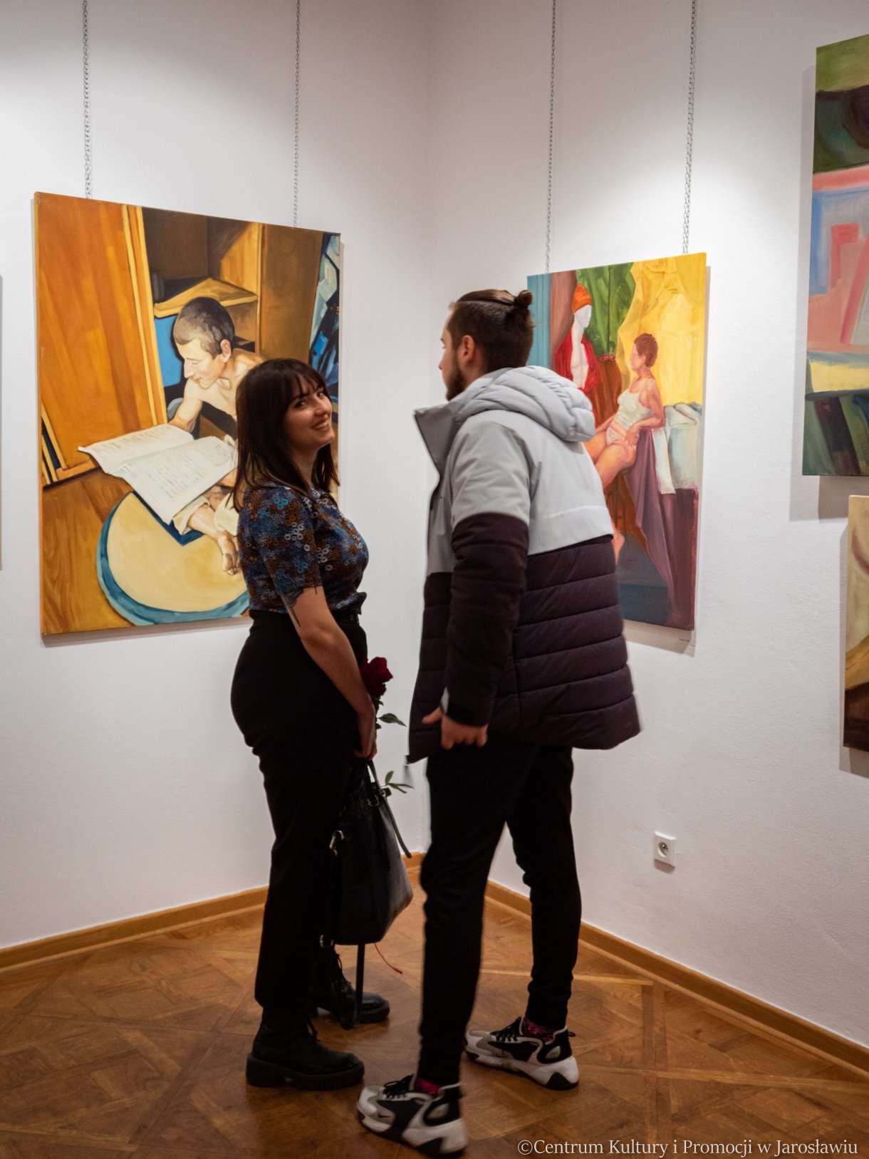 uczestnicy wernisażu wystawy 