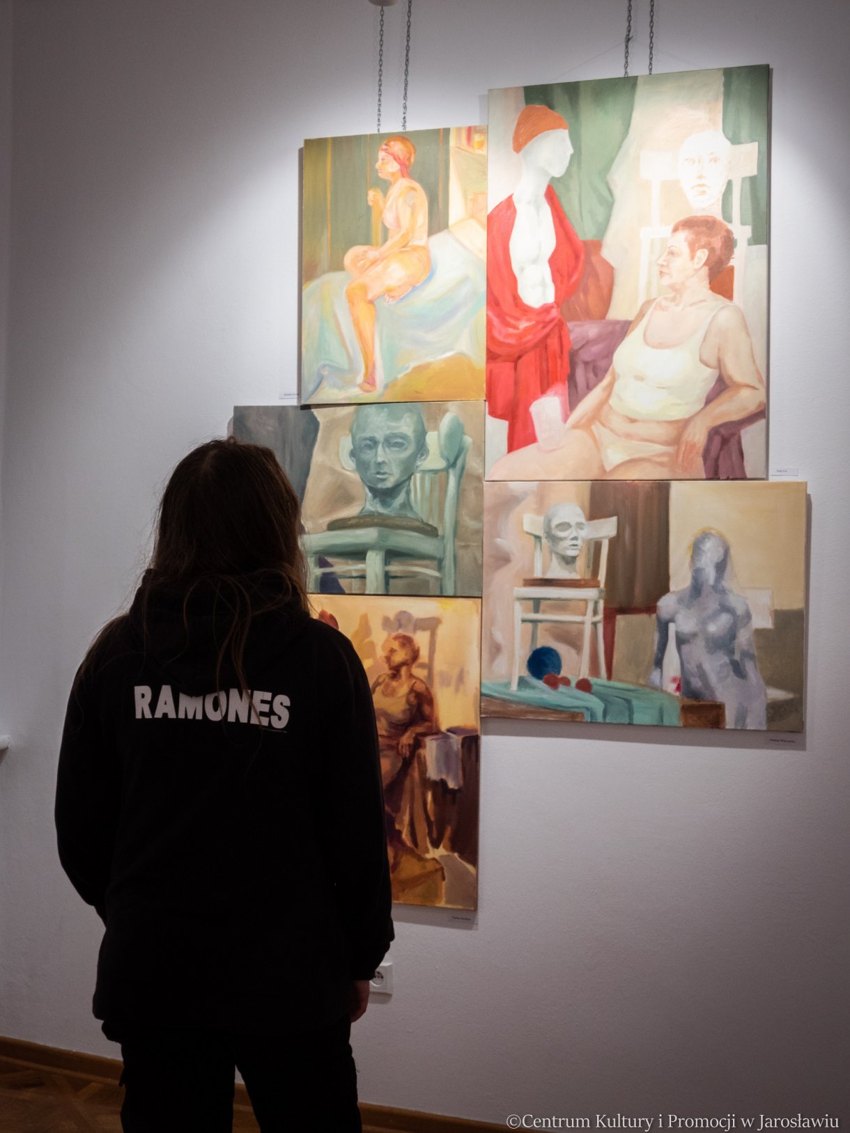 uczestniczka wernisażu wystawy 