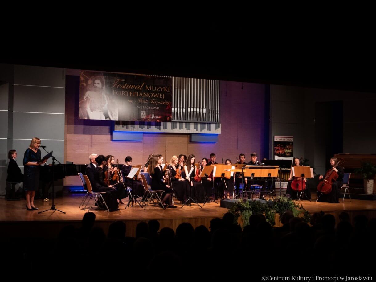 Orkiestra ZPSM w Jarosławiu podczas koncertu
