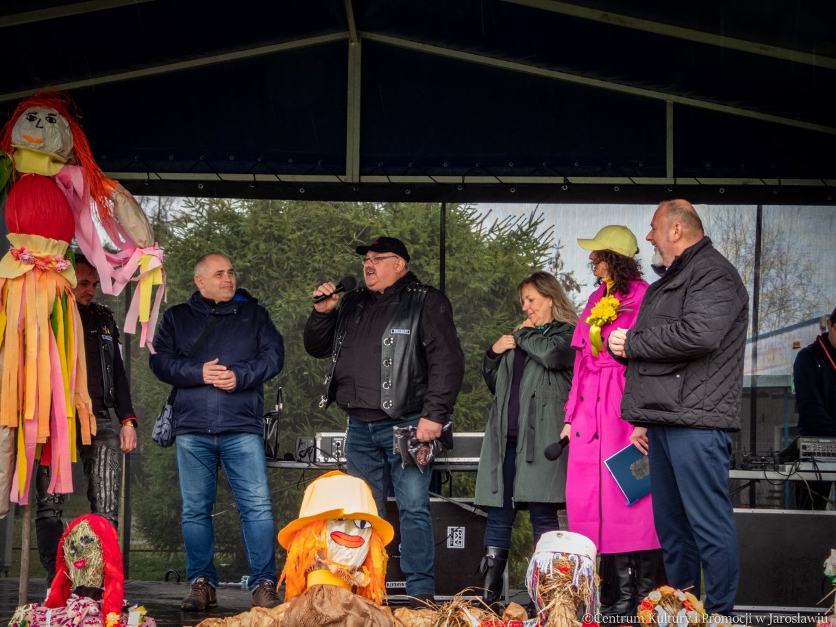 organizatorzy pikniku z okazji powitania wiosny podczas otwarcia