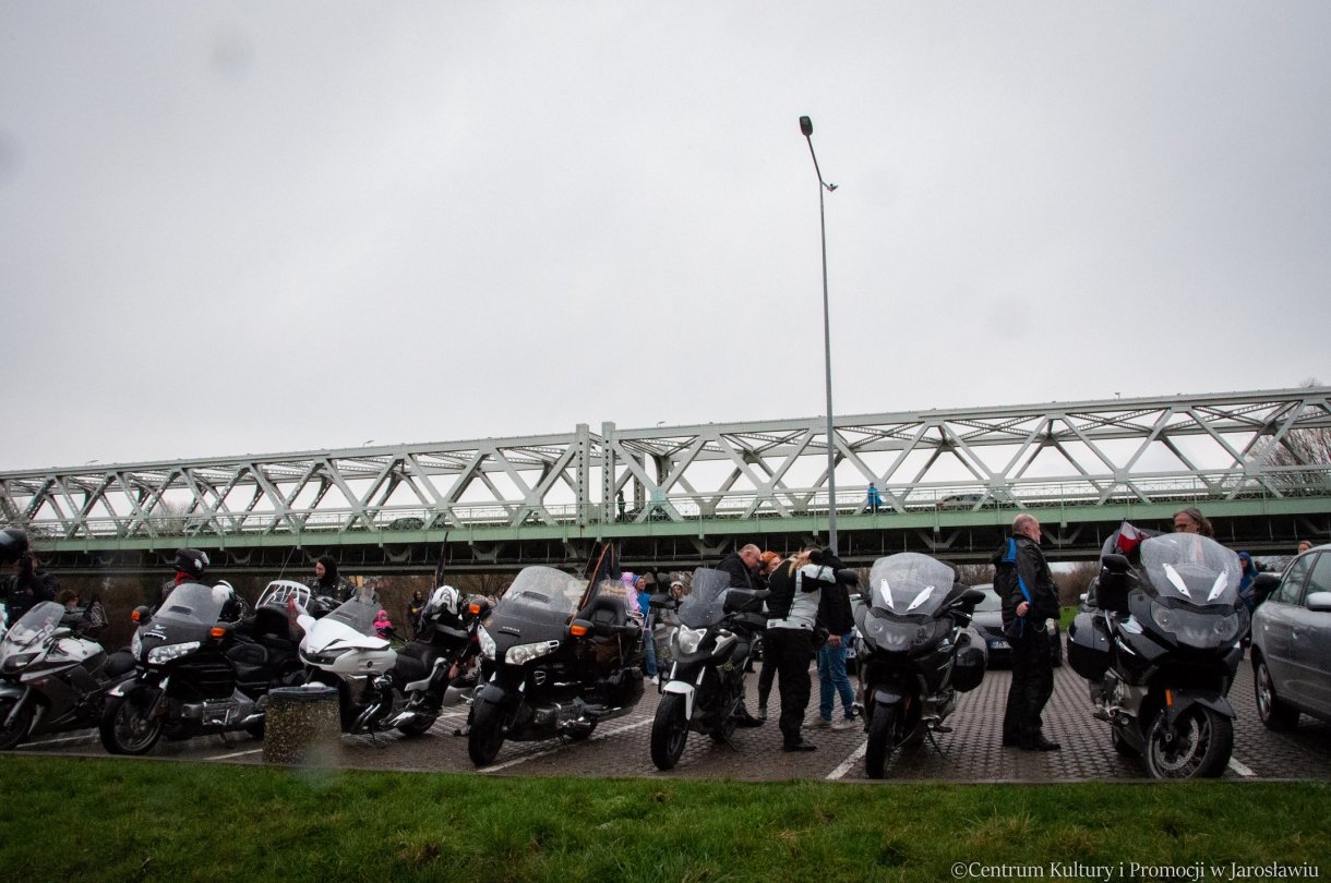 uczestnicy - motocyjkliści, pikniku z okazji powitania wiosny