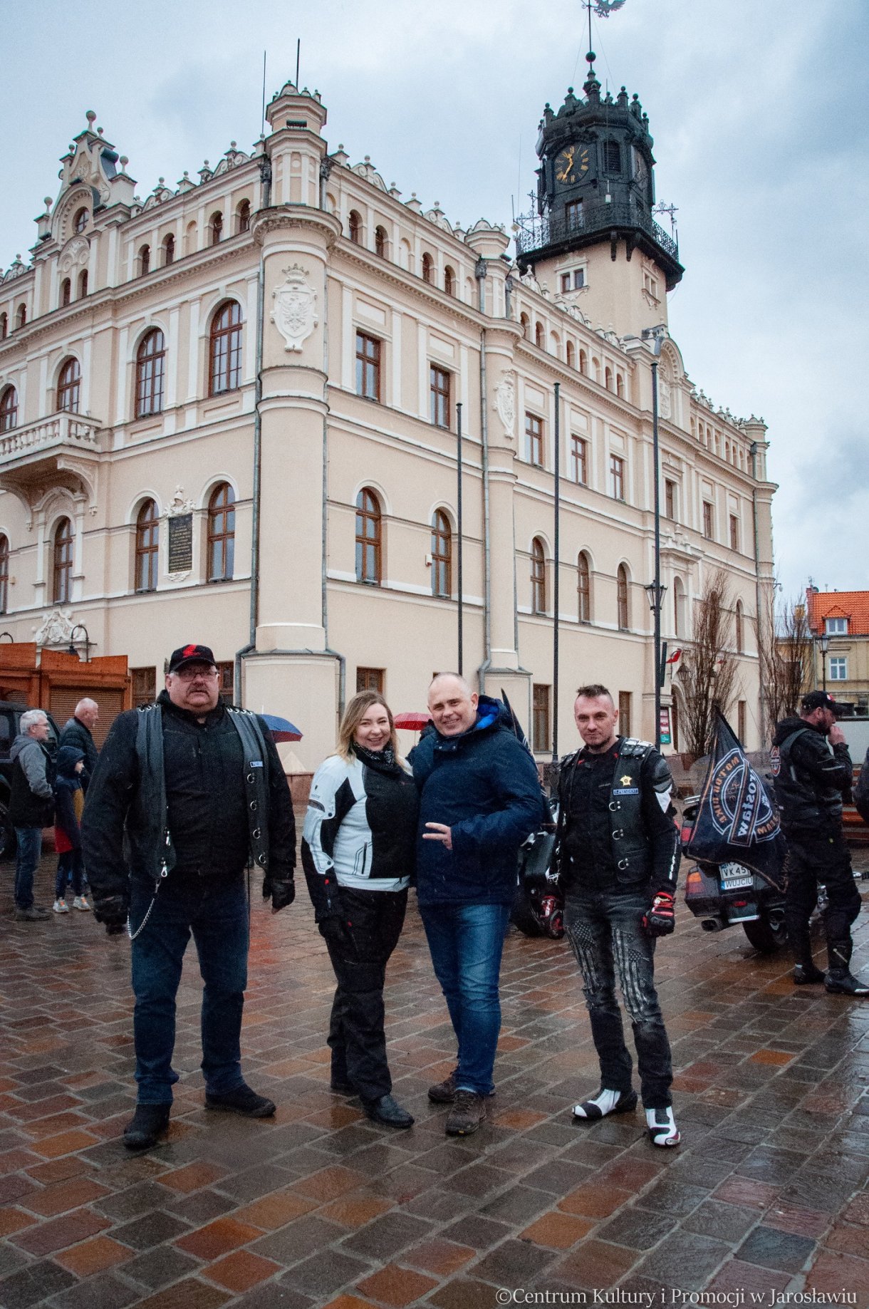 uczestnicy parady motocyklowej , pikniku z okazji powitania wiosny