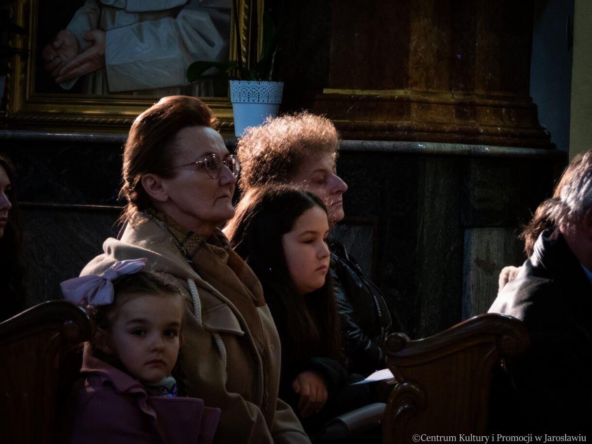 Koncert w kolegiacie - Dwie kobiety i dwie dziewczynki