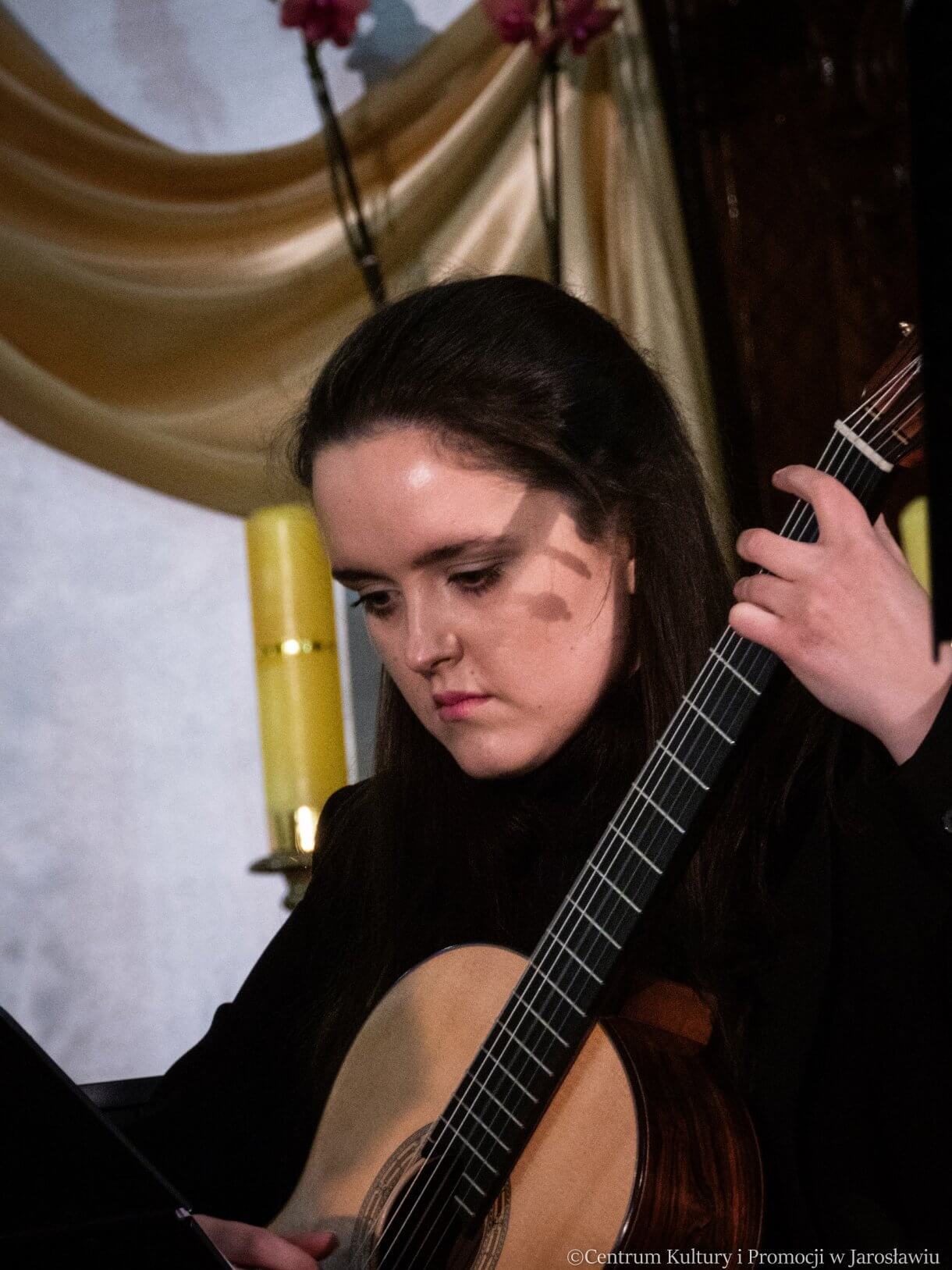 Koncert w kolegiacie -gitarzystka Agnieszka Kamińska