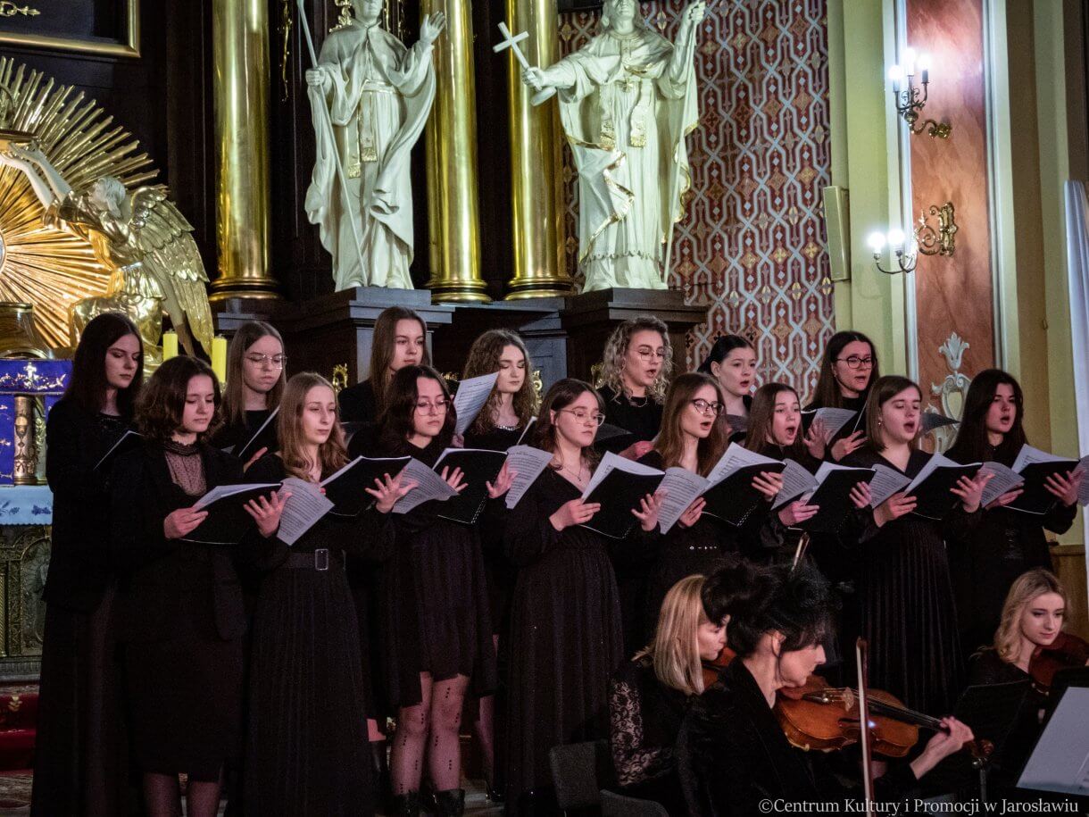 Koncert w kolegiacie - chór szkoły muzycznej