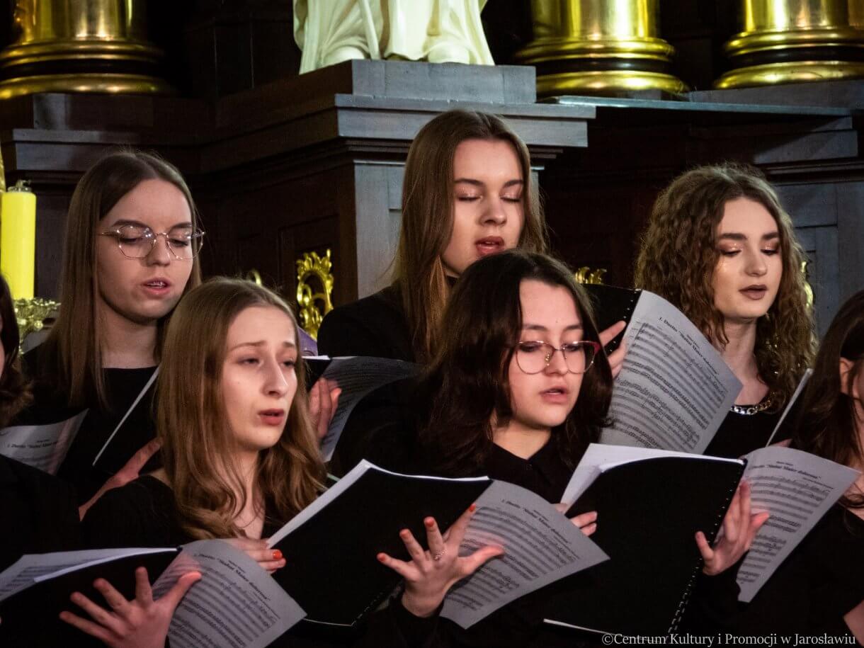 Koncert w kolegiacie - chór szkoły muzycznej