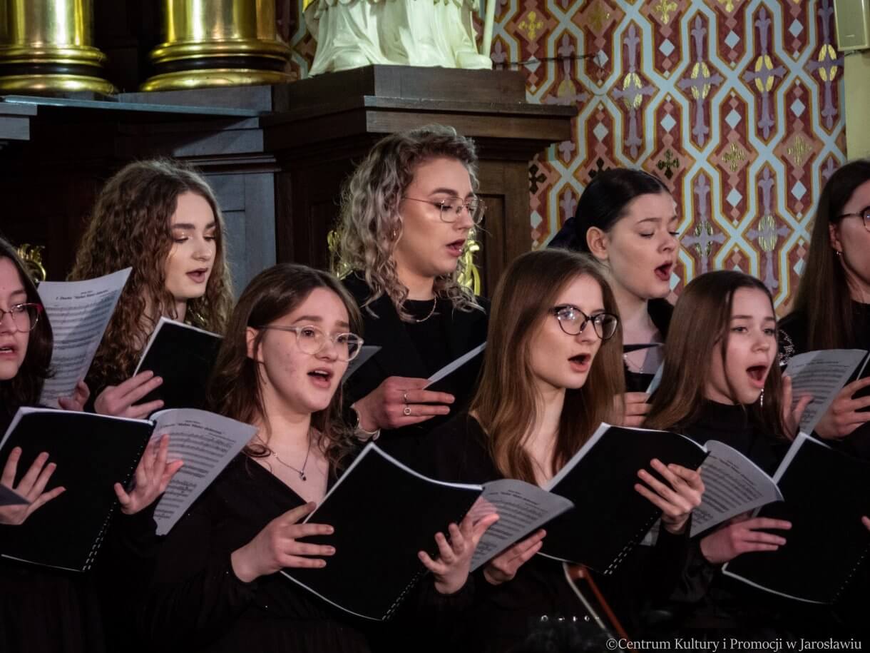 Koncert w kolegiacie - chór szkoły muzycznej
