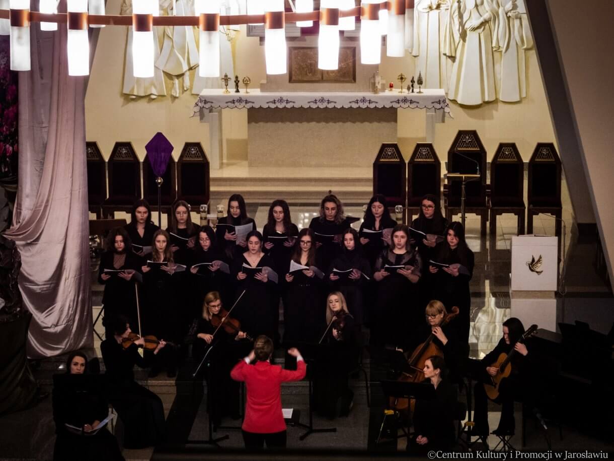 Koncert Stabat Mater przygotowany przez ZPSM w Jarosławiu