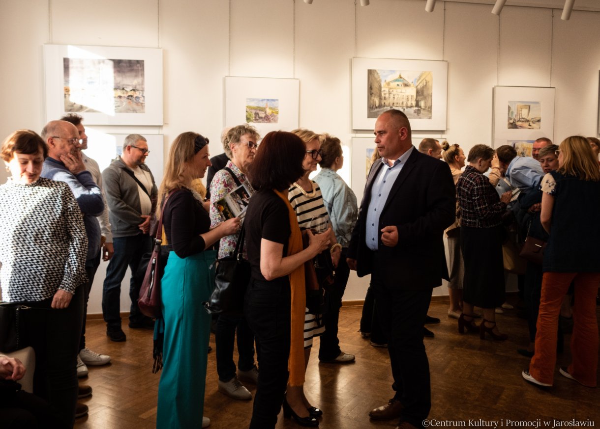 uczestnicy wernisażu Tomasza Drozdowicza 