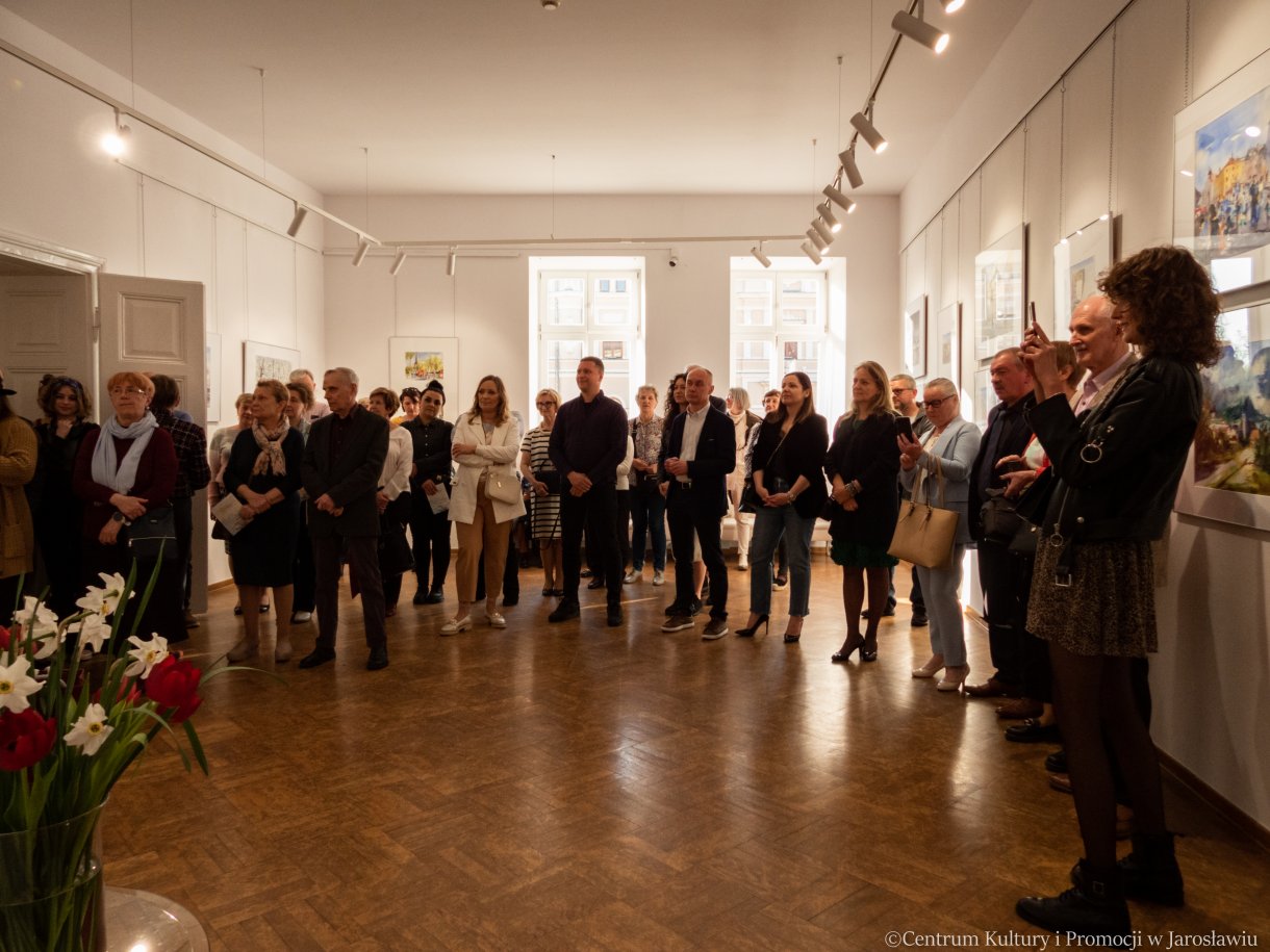 uczestnicy wernisażu Tomasza Drozdowicza 