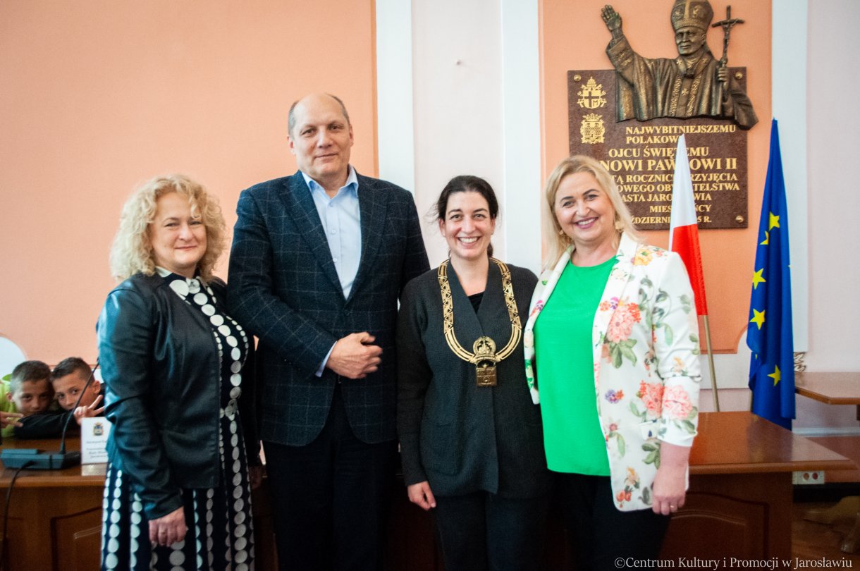 Sala Narad, uczestnicy Nocy Zwiedzania Rynku podczas spotkania z radnymi miejskimi