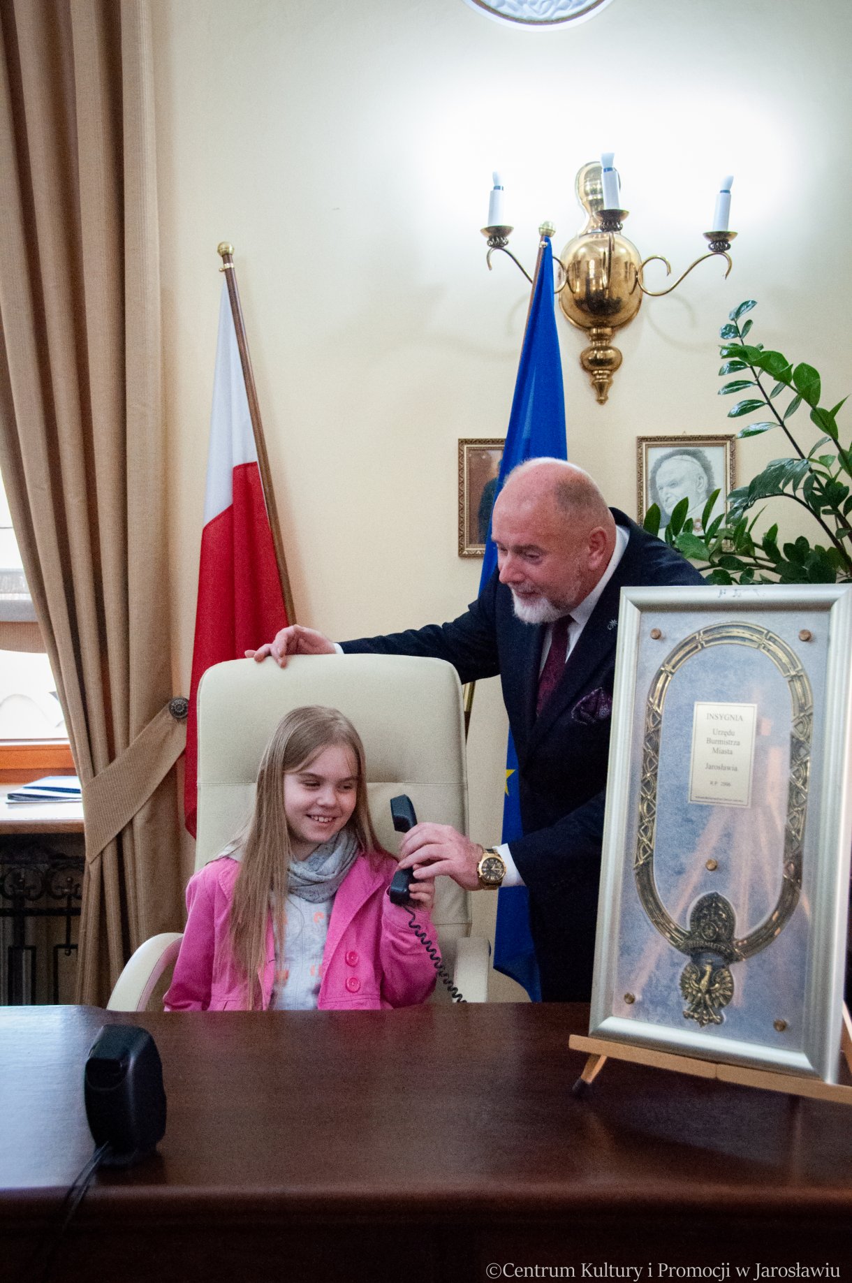 uczestniczka Nocy Zwiedzania Rynku podczas spotkania z burmistrzem Miasta