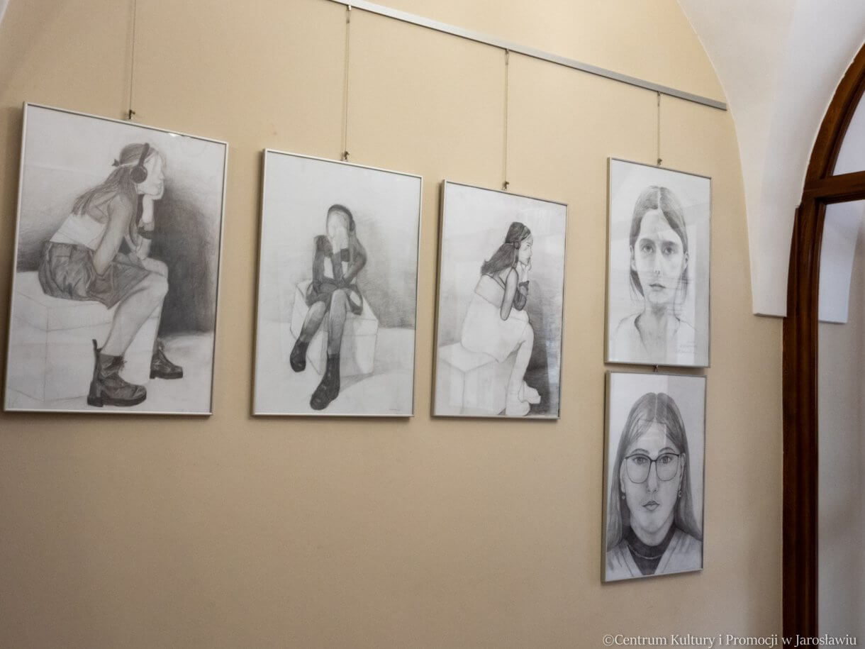 prace uczestników Pracowni Rysunku Odręcznego i Malarstwa