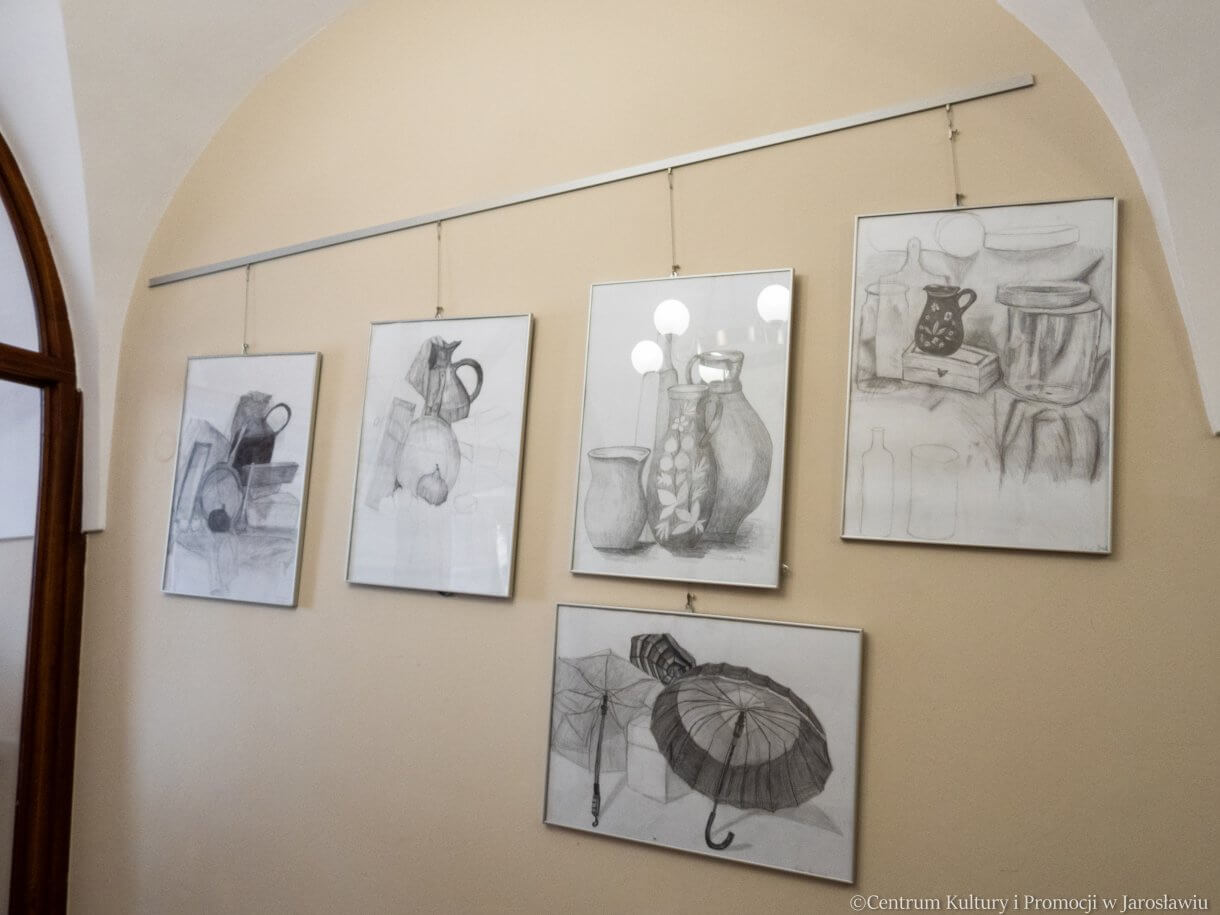 prace uczestników Pracowni Rysunku Odręcznego i Malarstwa