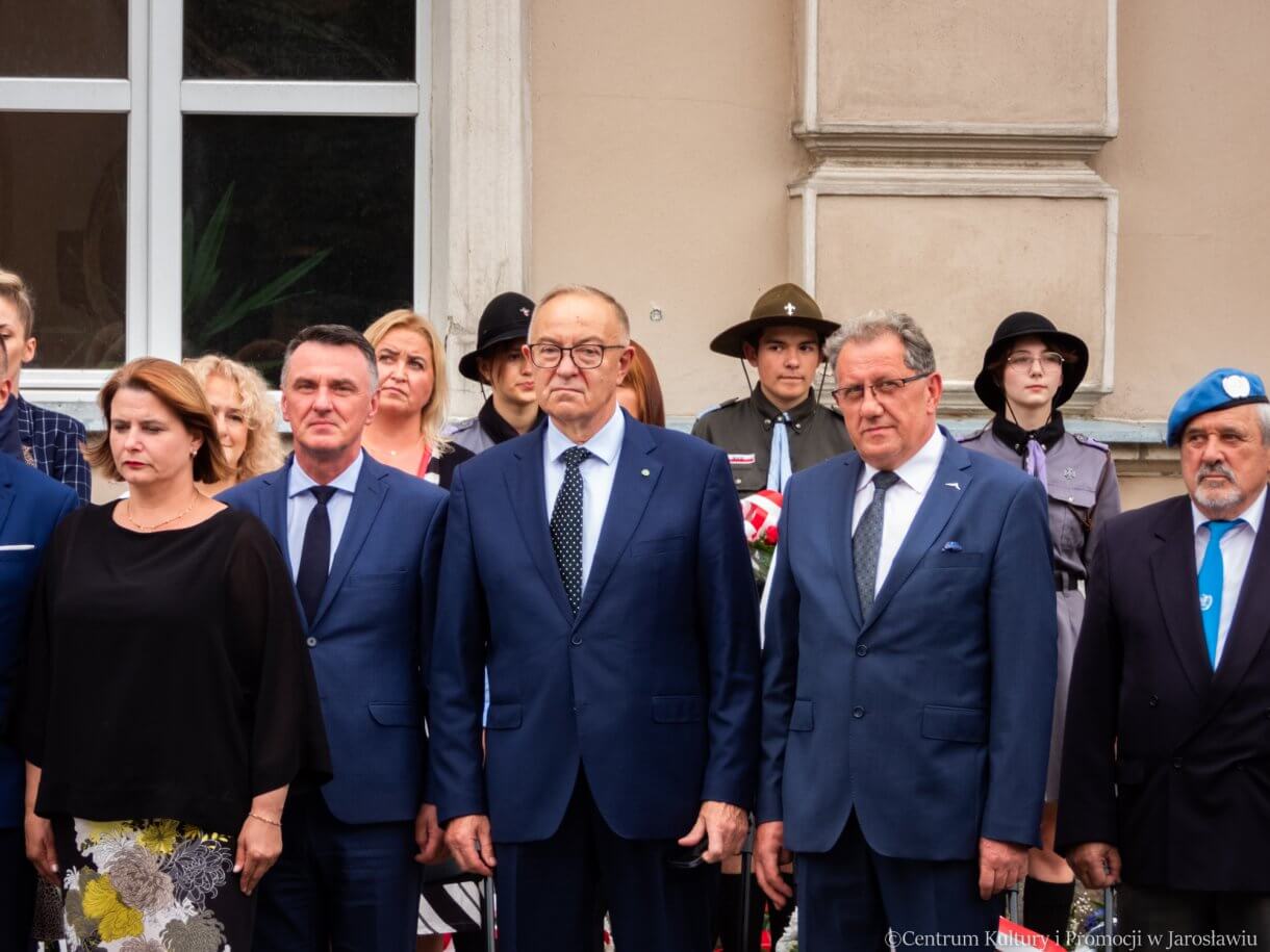 uczestnicy obchodów 79. rocznicy wybuchu powstania warszawskiego