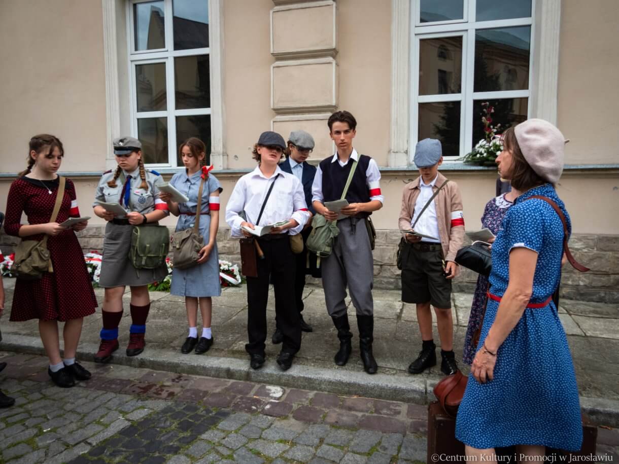 uczestnicy obchodów 79. rocznicy wybuchu powstania warszawskiego