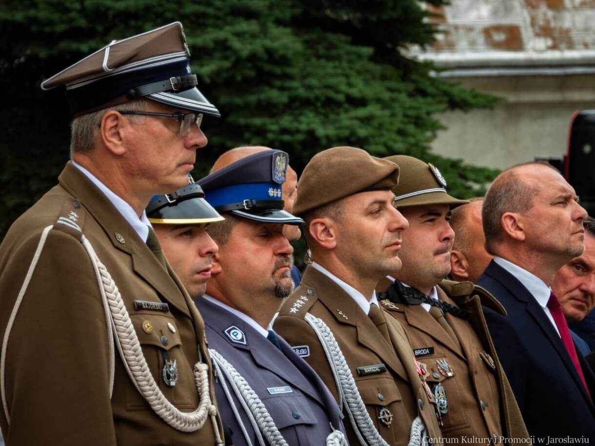 uczestnicy obchodów 79. rocznicy wybuchu powstania warszawskiego