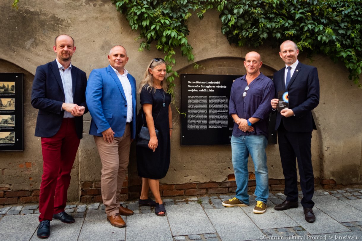 Podkarpacki Szlak Filmowy - otwarcie wystaw plenerowych