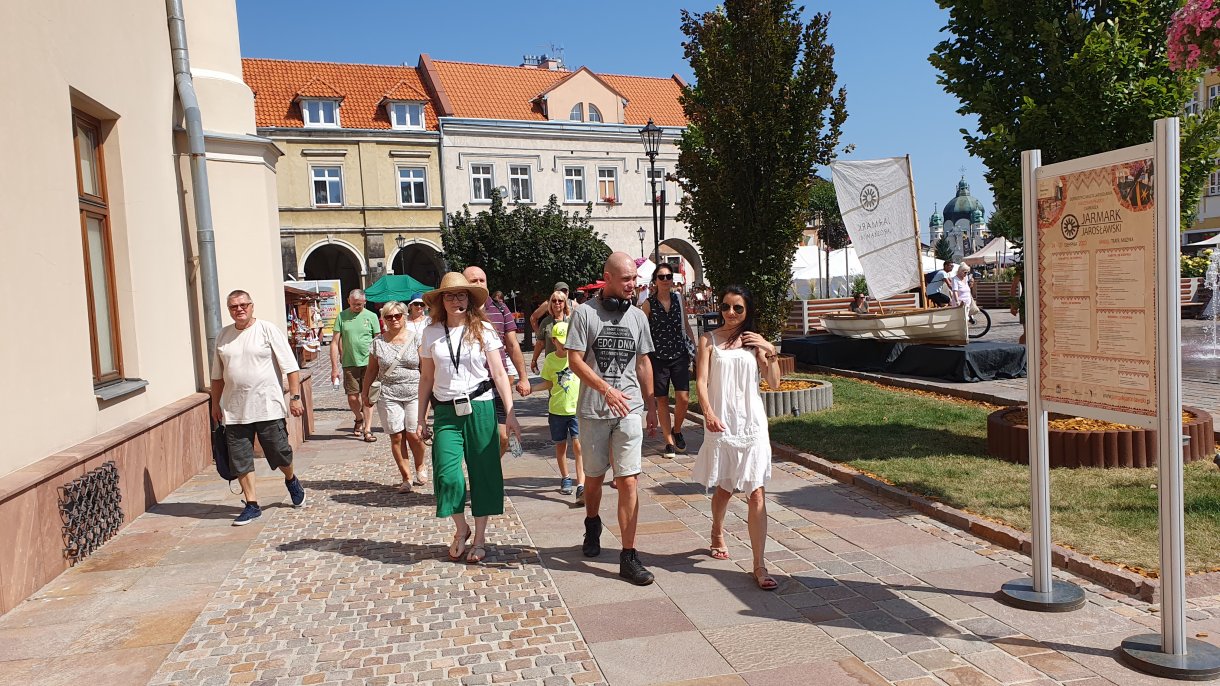 zwiedzanie miasa z przewodnikiem