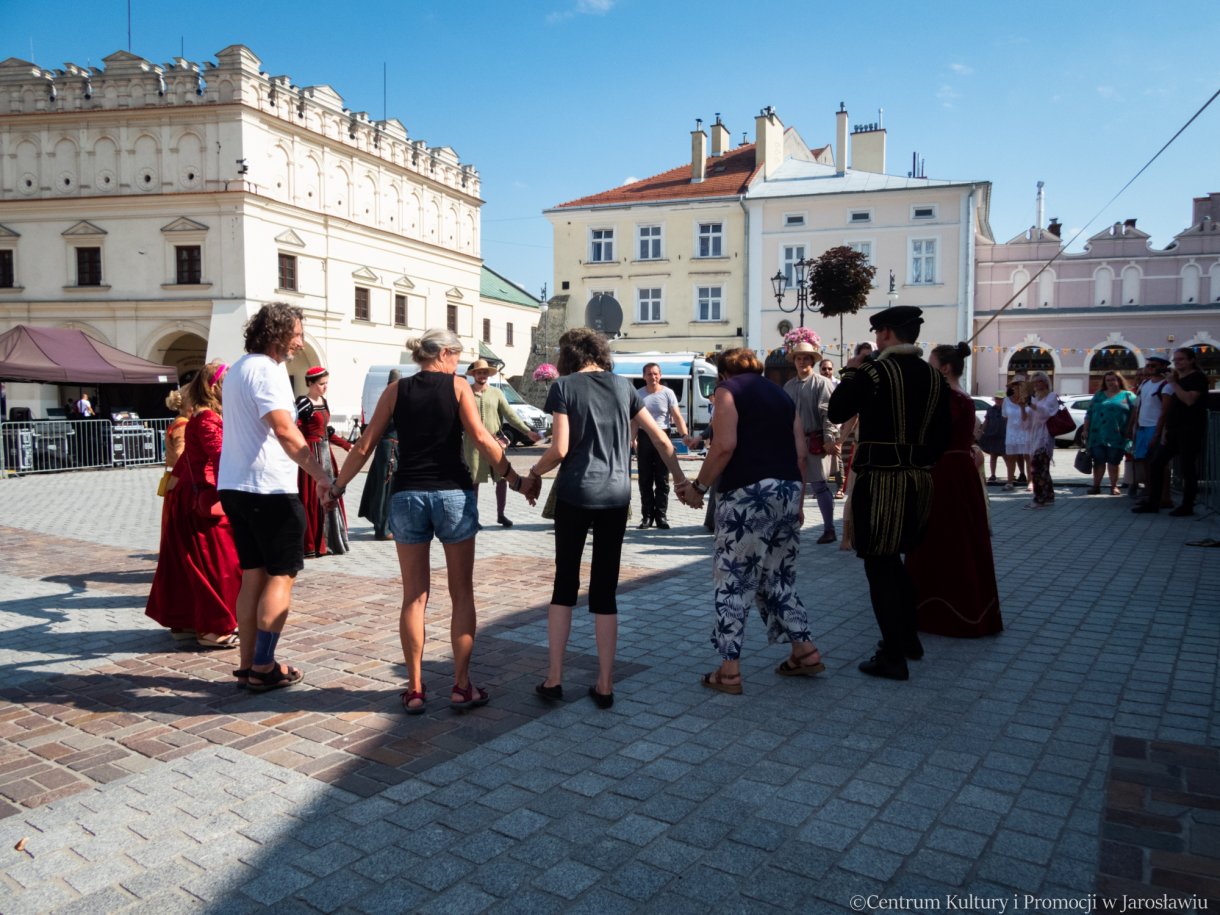 pokaz tańców renesansowych