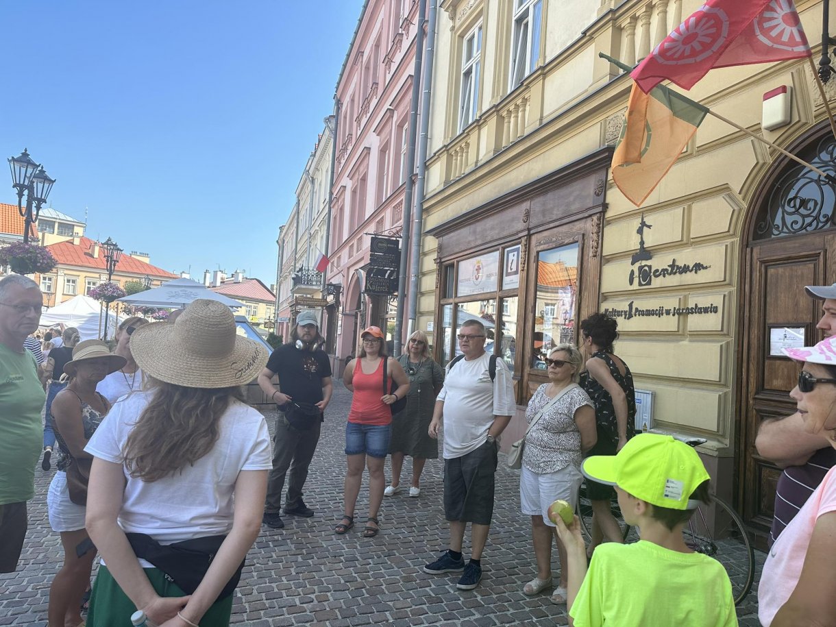 zwiedzanie miasa z przewodnikiem