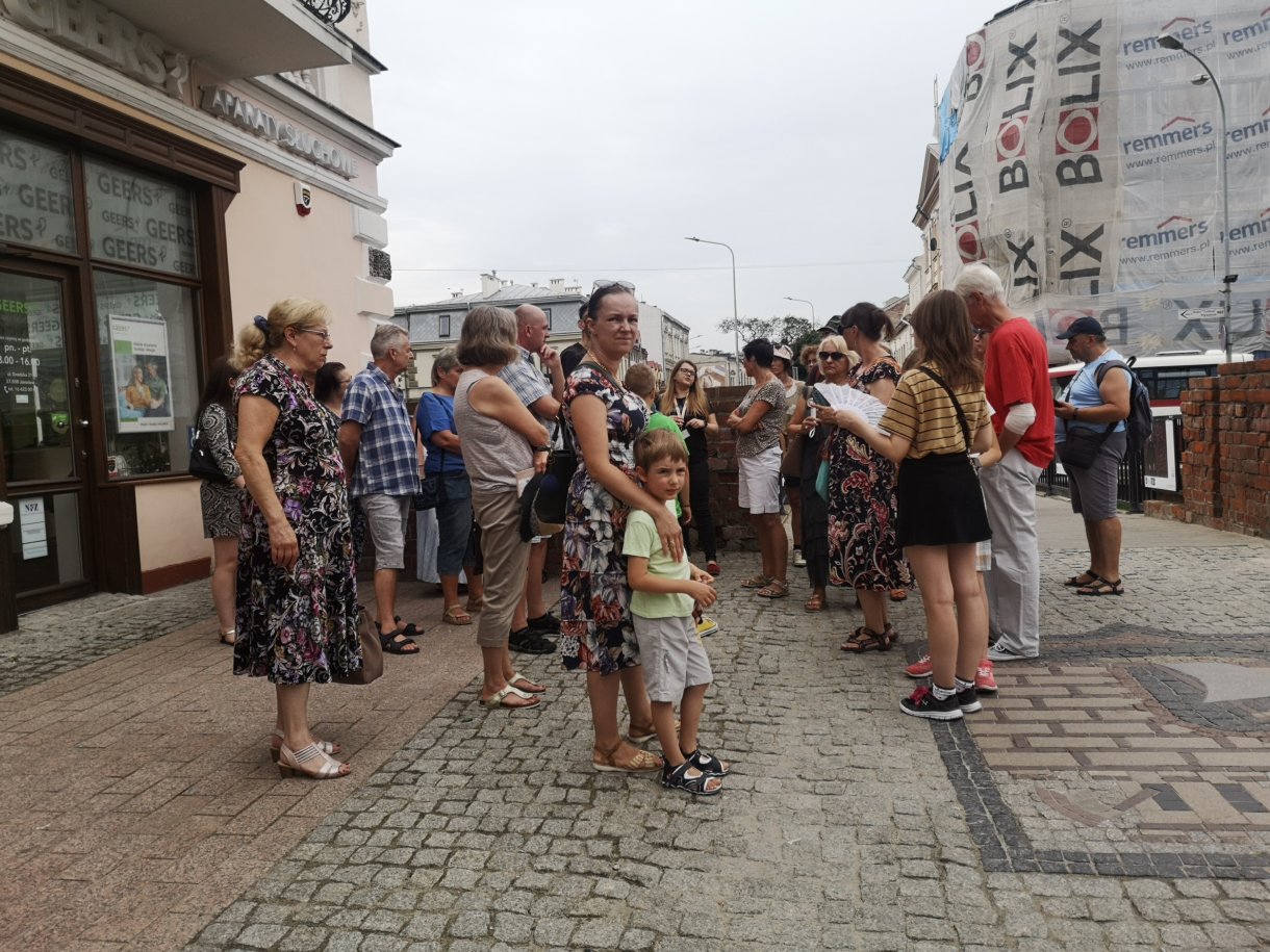 zwiedzanie miasa z przewodnikiem