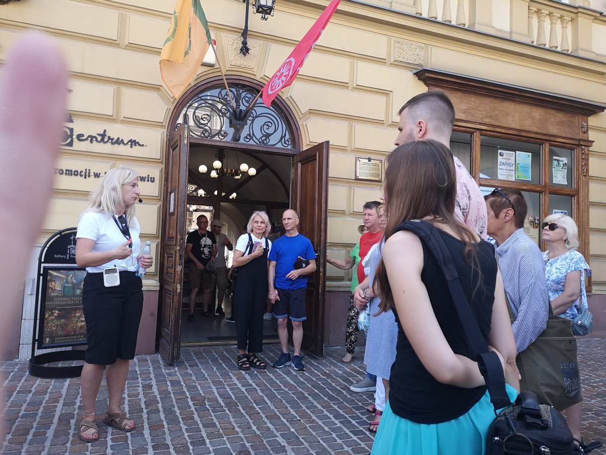 zwiedzanie miasa z przewodnikiem
