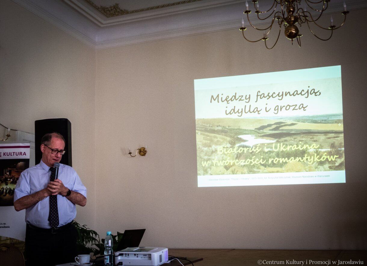 Tomasz Kuba Kozłowski podczas wykładu w ramach XIV MFKK