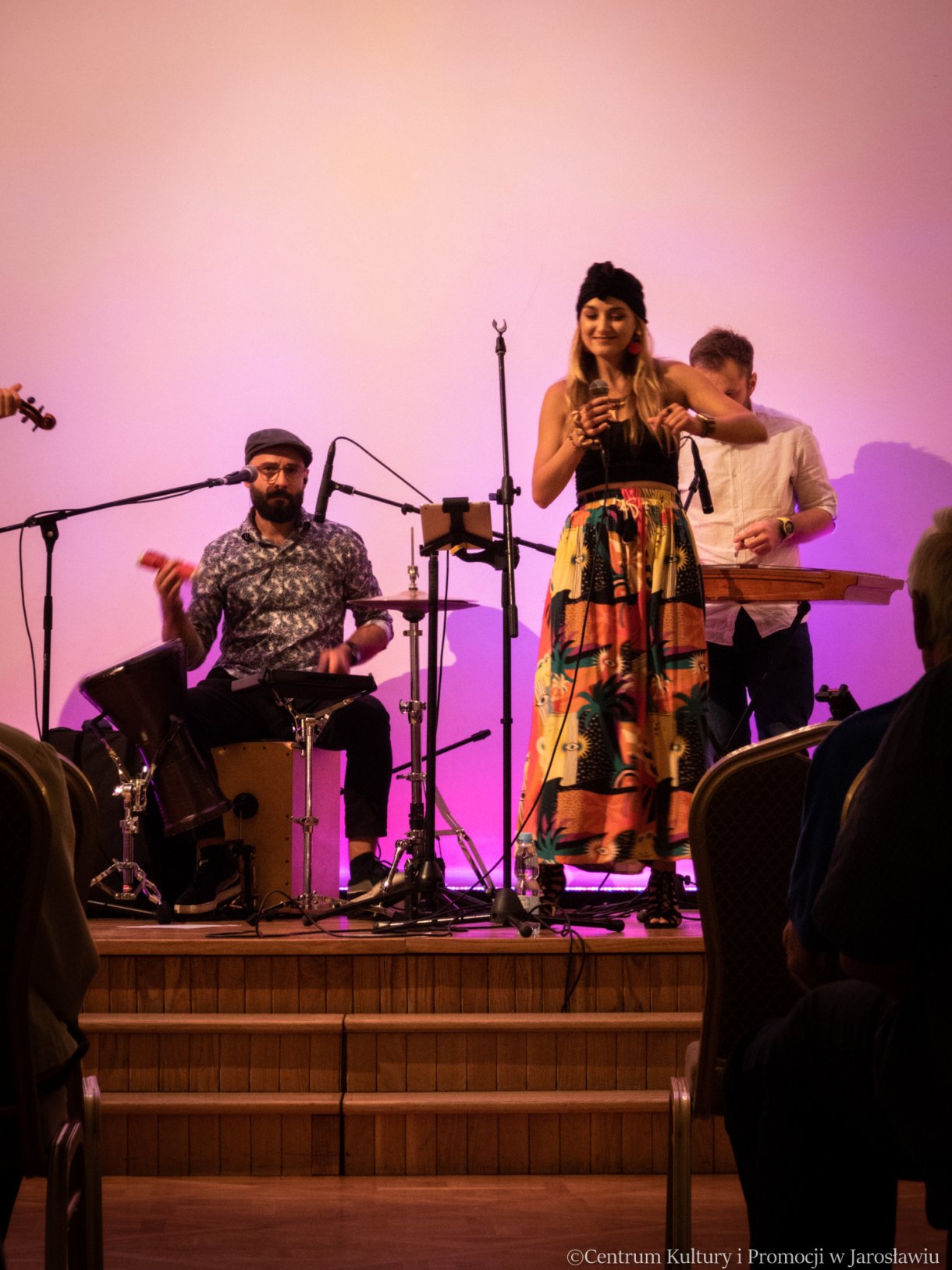 członkowie zespołu OPA CUPA podczas występu w ramach XIV MFKK