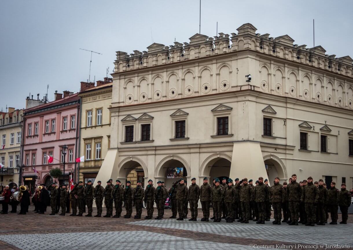 kompania reprezentacyjna podczas obchodów Dnia Niepodległości