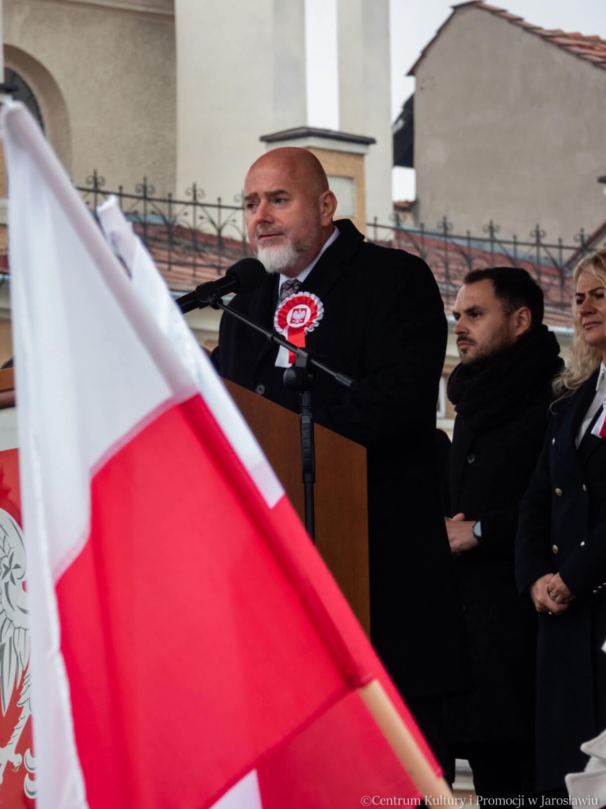 burmistrz miasta Jarosławia Waldemar Paluch wygłasza okolicznościowe przemówienie podczas obchodów Dnia Niepodległości
